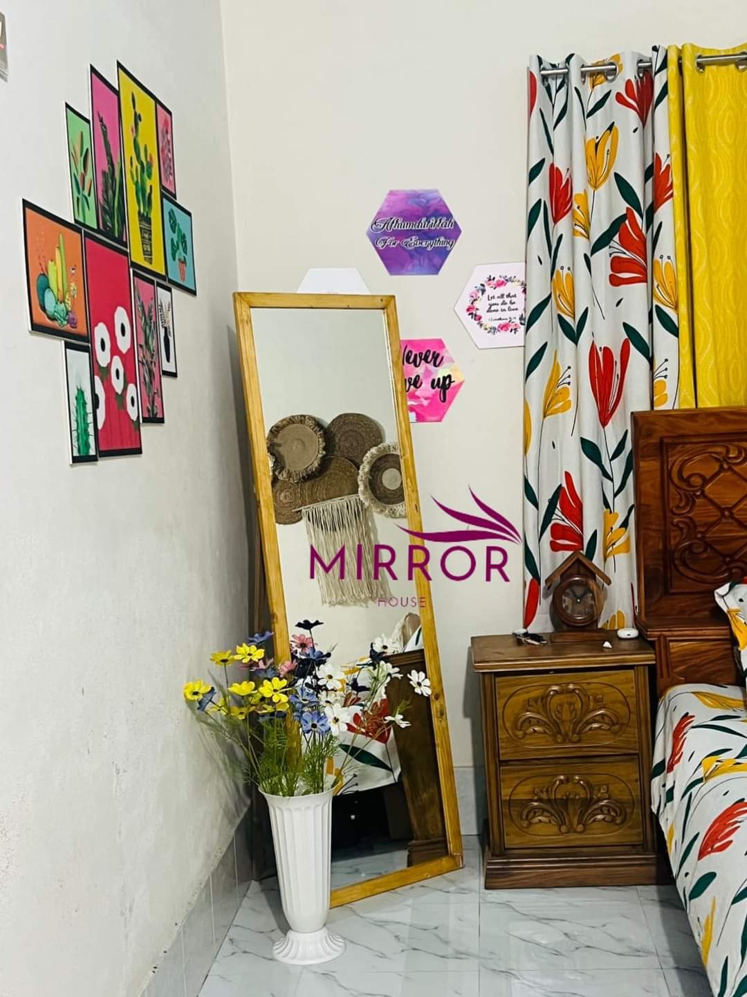 Keroshin Wood Frme stand mirror